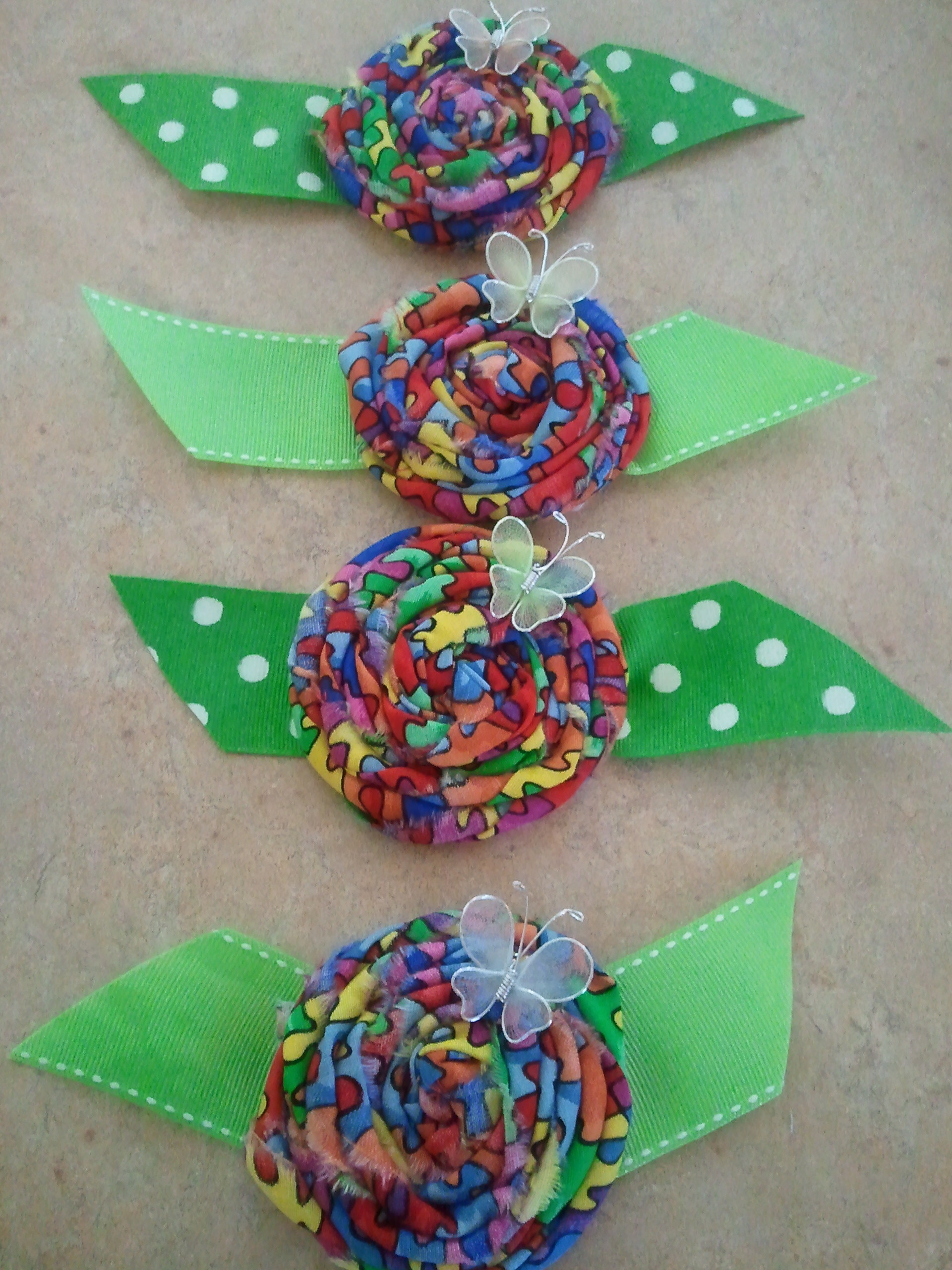 If you can't wait for your flowers to bloom, make your own rolled flowers! Quick and easy project, perfect for spring!